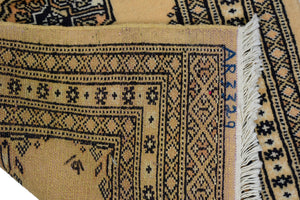 Bukhara Persian Rug, 65 x 99 cm