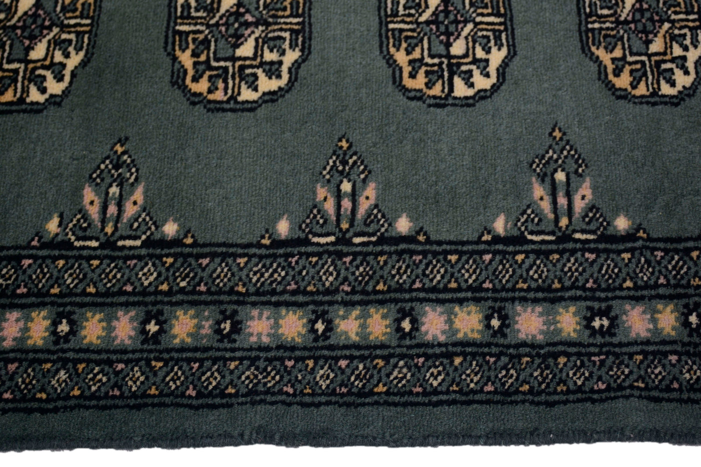 Bukhara Persian Rug – Emerald Medallion
