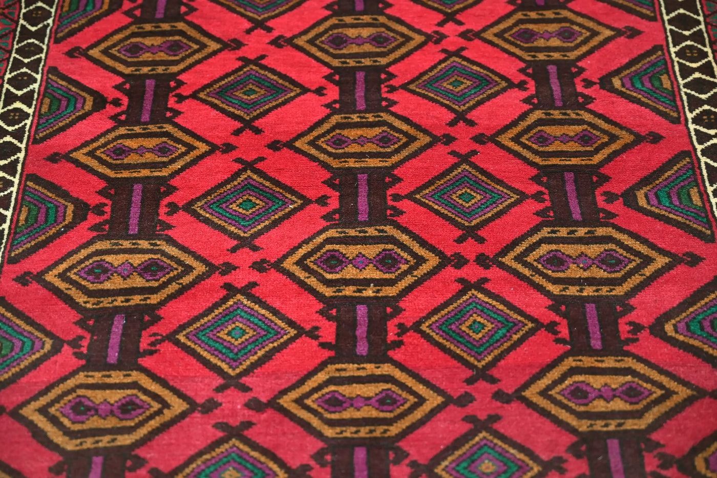 Baluchi Persian Rug – Ember Medallion