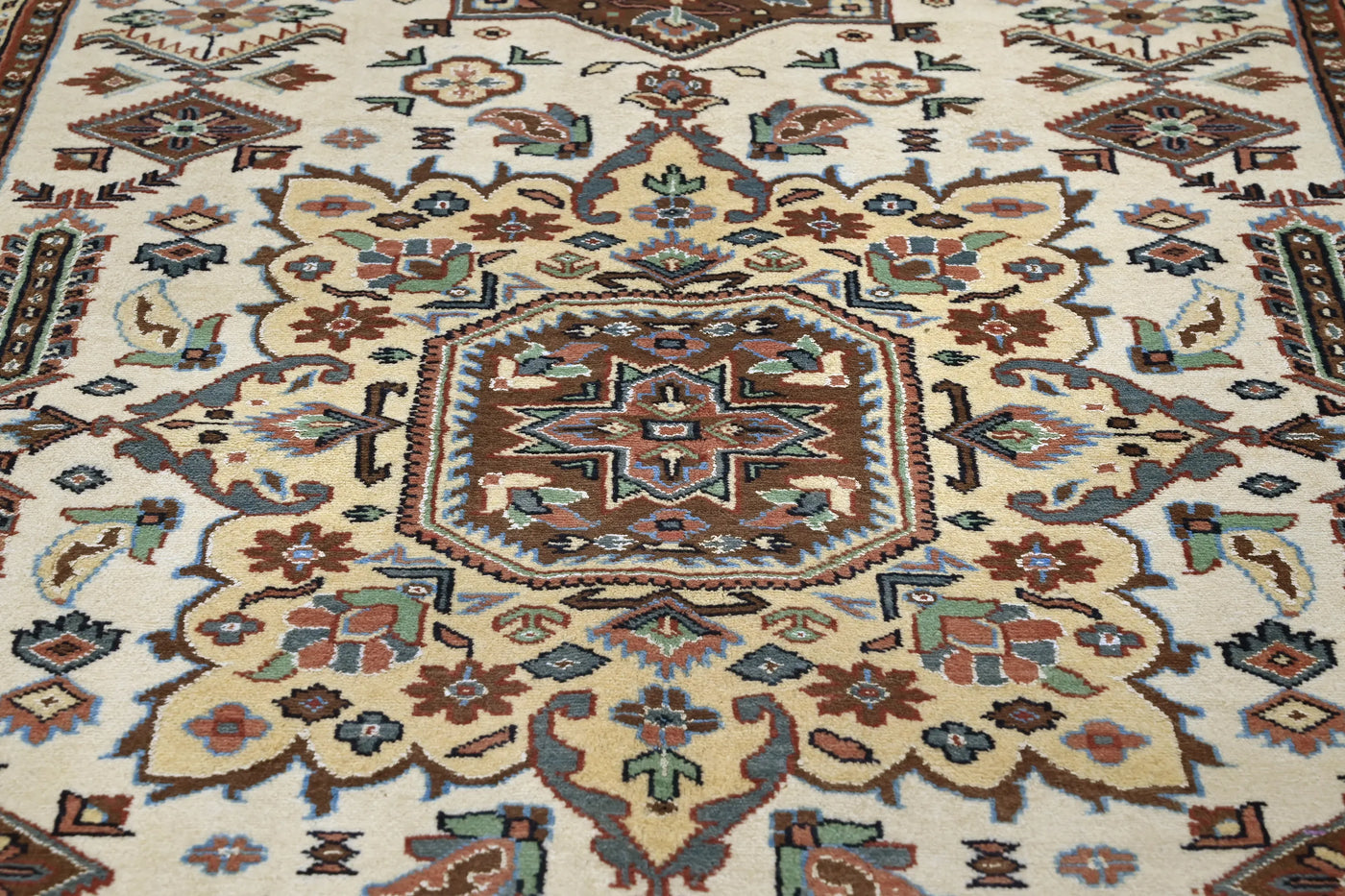 Bukhara Persian Rug – Oatmeal Diamond