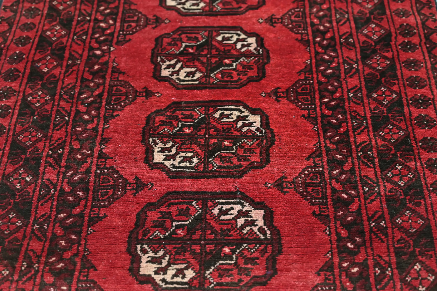 Khal Mohammadi Afghan Runner – Ember Horizon
