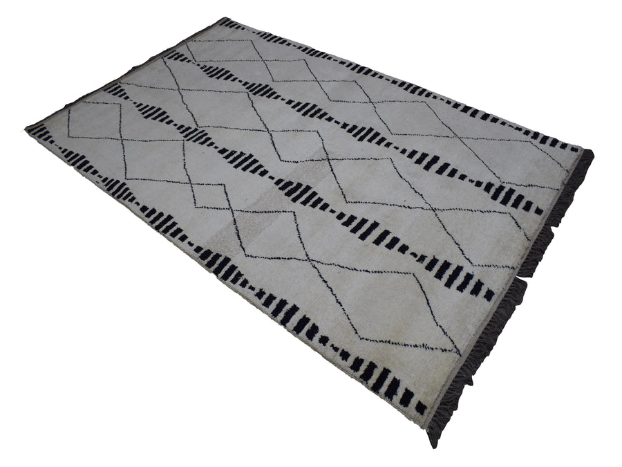 Hand Knotted Moroccan Style Rug, 195 x 314 cm