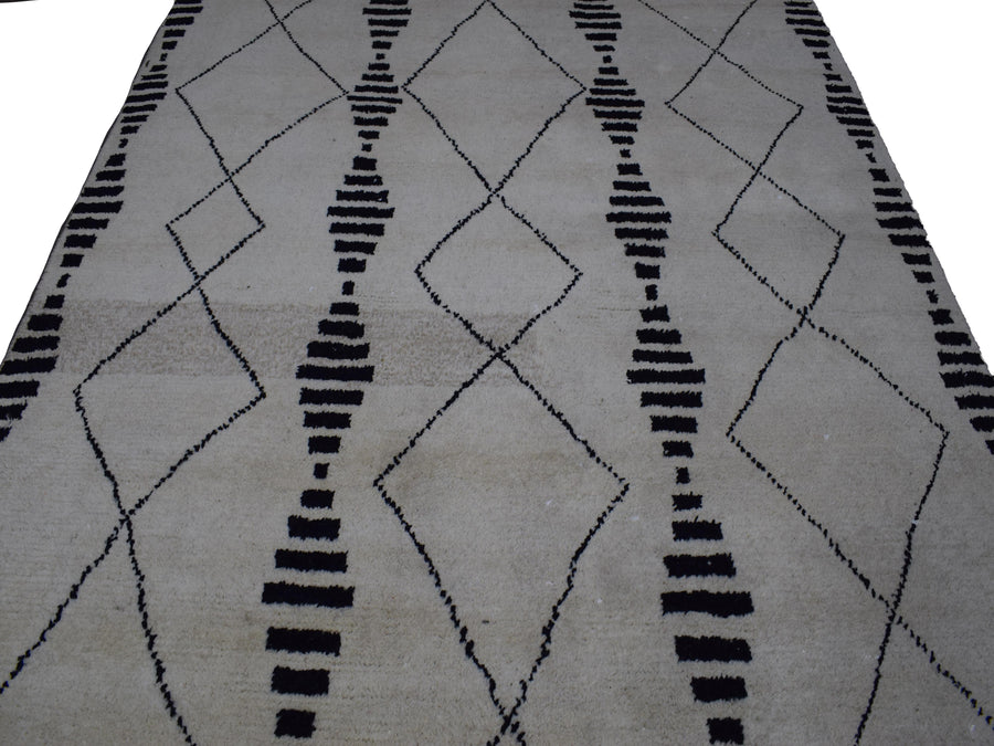 Hand Knotted Moroccan Style Rug, 195 x 314 cm