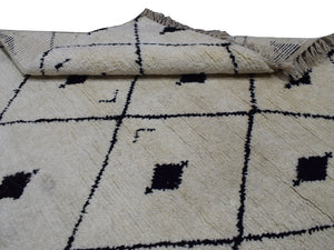 Hand Knotted Moroccan Style Rug, 149 x 250 cm