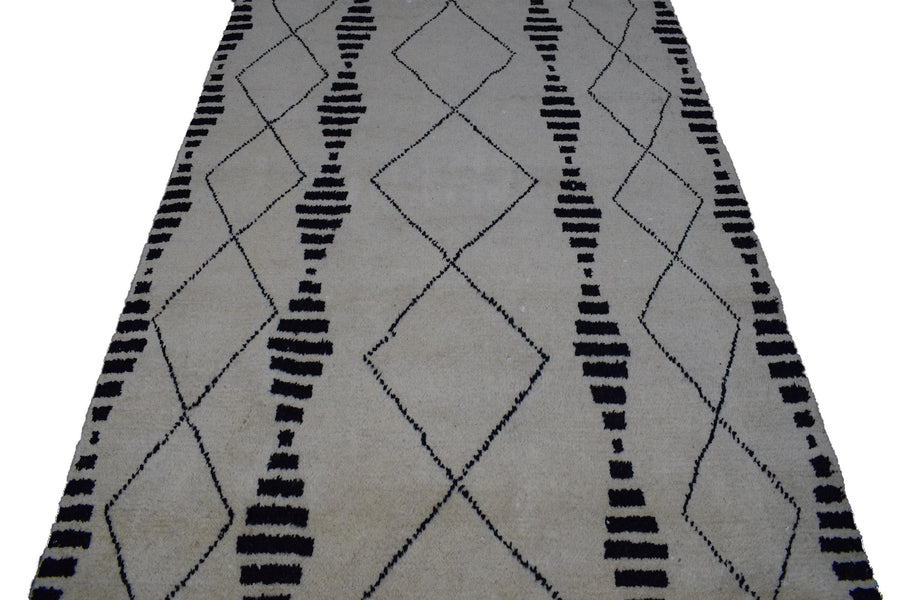 Hand Knotted Moroccan Style Rug, 166 x 288 cm