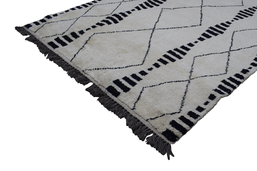 Hand Knotted Moroccan Style Rug, 166 x 288 cm