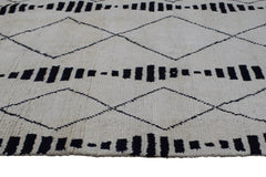 Hand Knotted Moroccan Style Rug, 166 x 288 cm