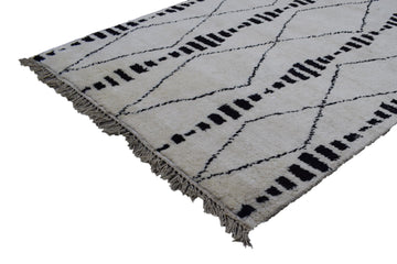 Hand Knotted Moroccan Style Rug, 150 x 248 cm