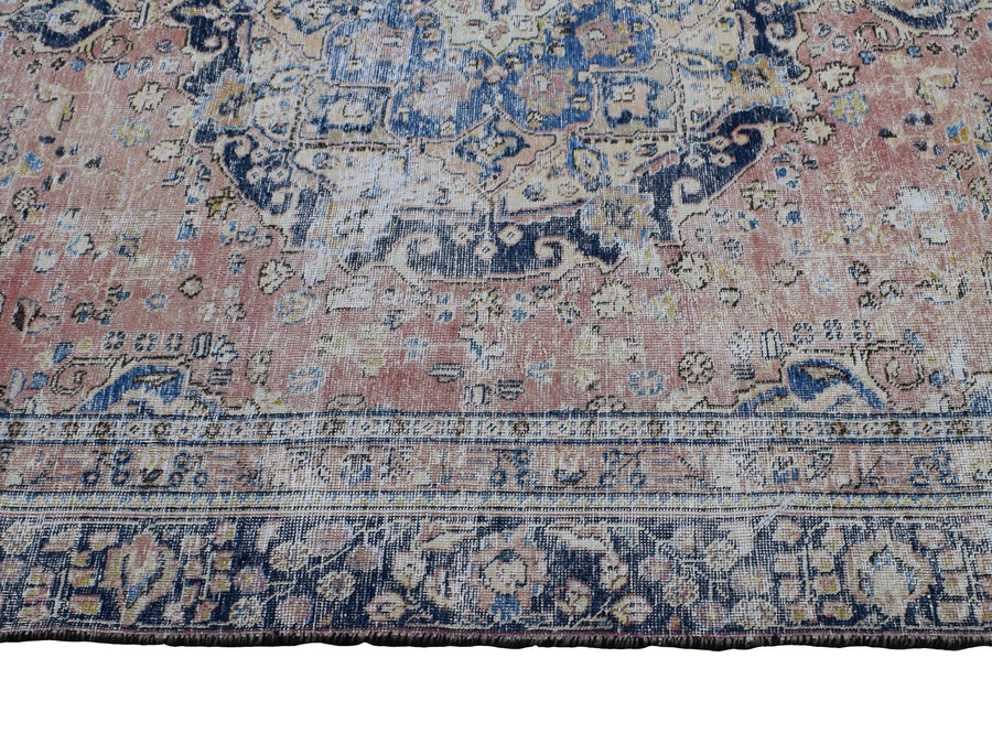 DISTRESSED Vintage Persian Rug, 175 x 274 cm