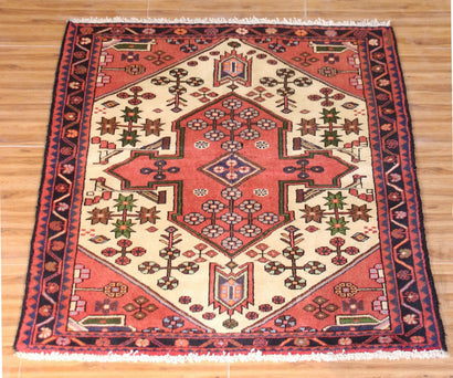 Hamadan   103 x 147 cm