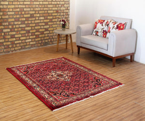 Hand Knotted Vintage Hamadan Persian Rug, 160 x 210 cm full rug view