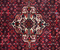 Hand Knotted Vintage Hamadan Persian Rug, 160 x 210 cm medallion detail