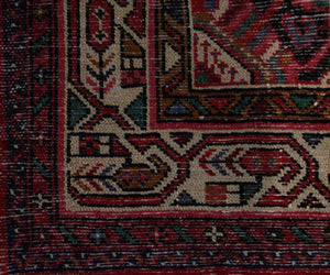 Hand Knotted Vintage Hamadan Persian Rug, 160 x 207 cm corner detail