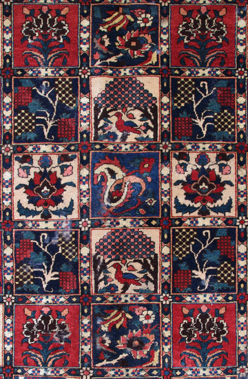 Bakhtiari Persian Rug, 150 x 255 cm