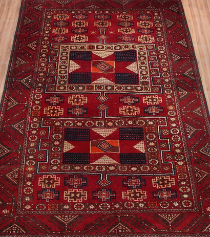 Baluchi Persian Rug, 153 x 216 cm