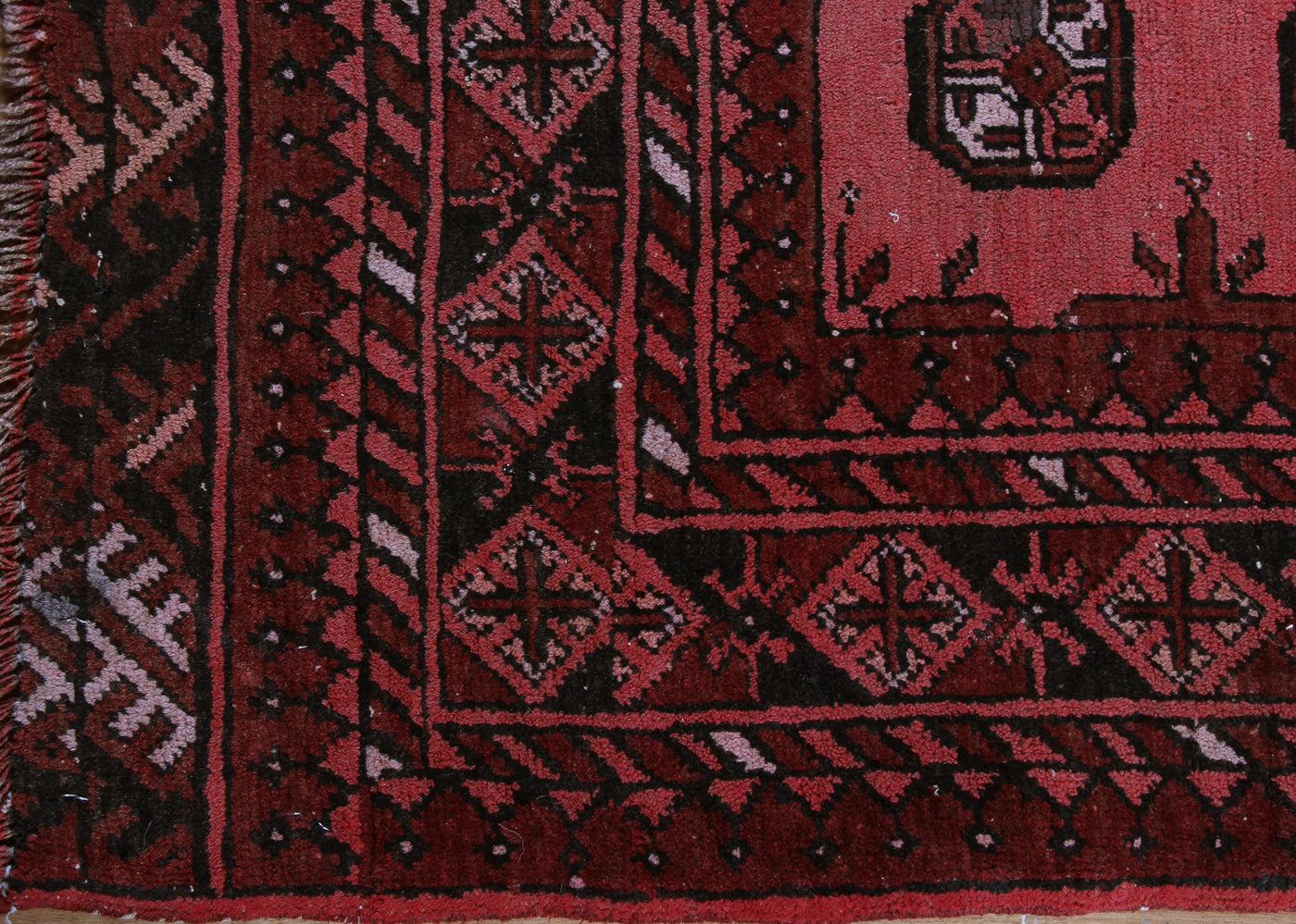 Vintage Turkmen Persian Rug – Pomegranate Mandala
