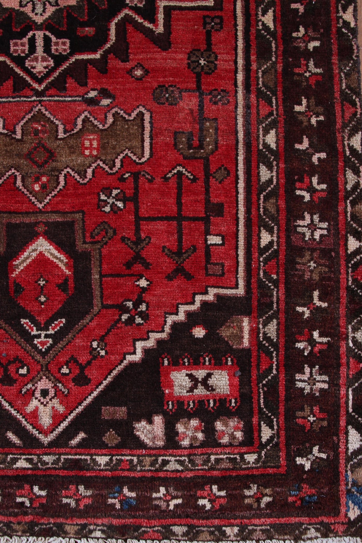 Vintage Zanjan Persian Rug – Sangria Labyrinth
