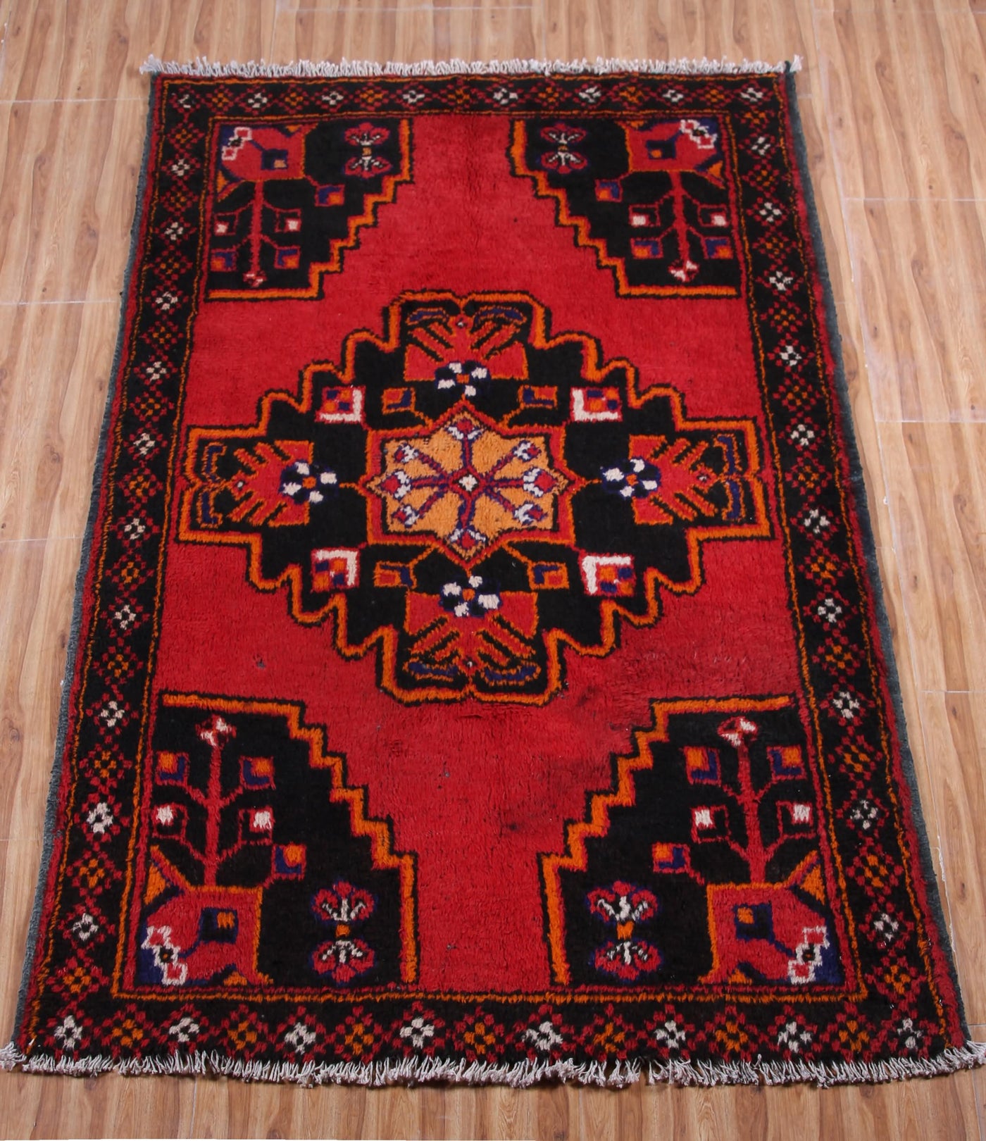 Vintage Ferdos Persian Rug – Ivory Whisper