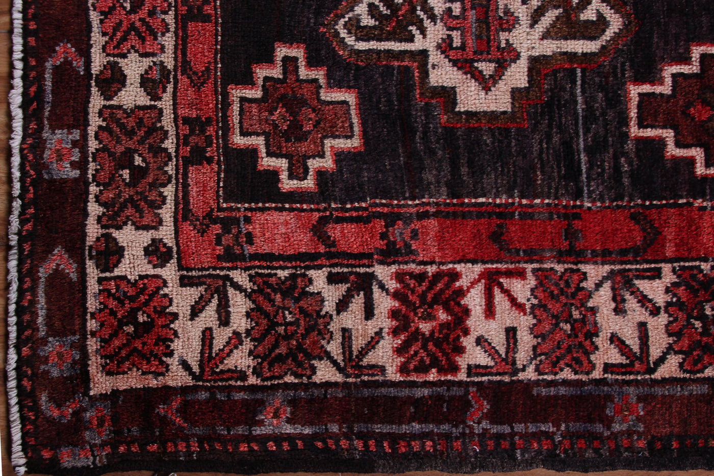 Vintage Lori Persian Runner Rug – Pomegranate Mandala