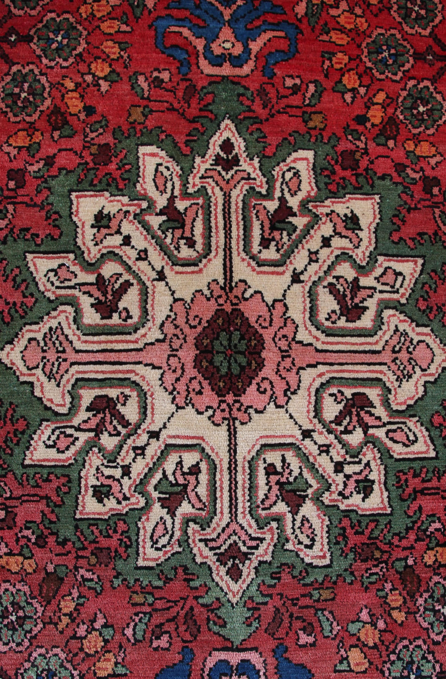 Nahavand Persian Rug – Coral Blossom