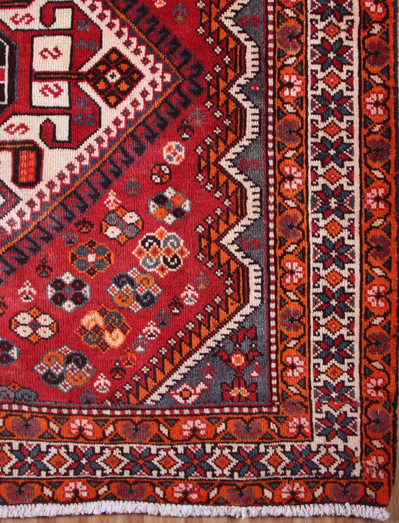 Vintage Shiraz Persian Rug – Crimson Compass