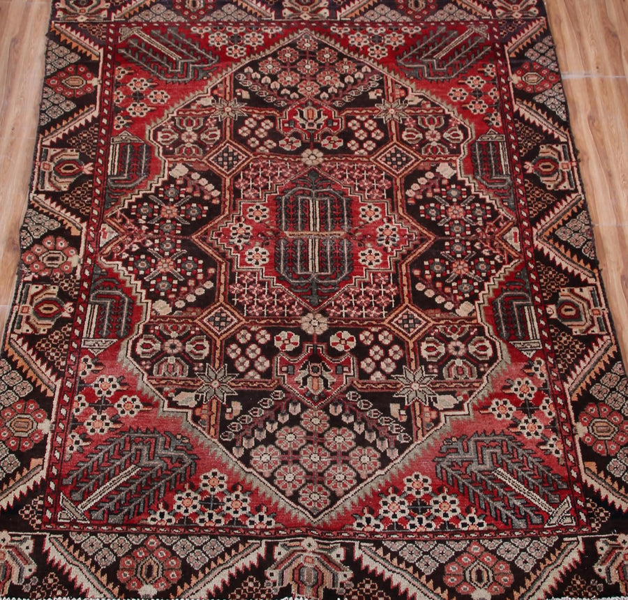 Saveh Persian Rug, 131 x 170 cm