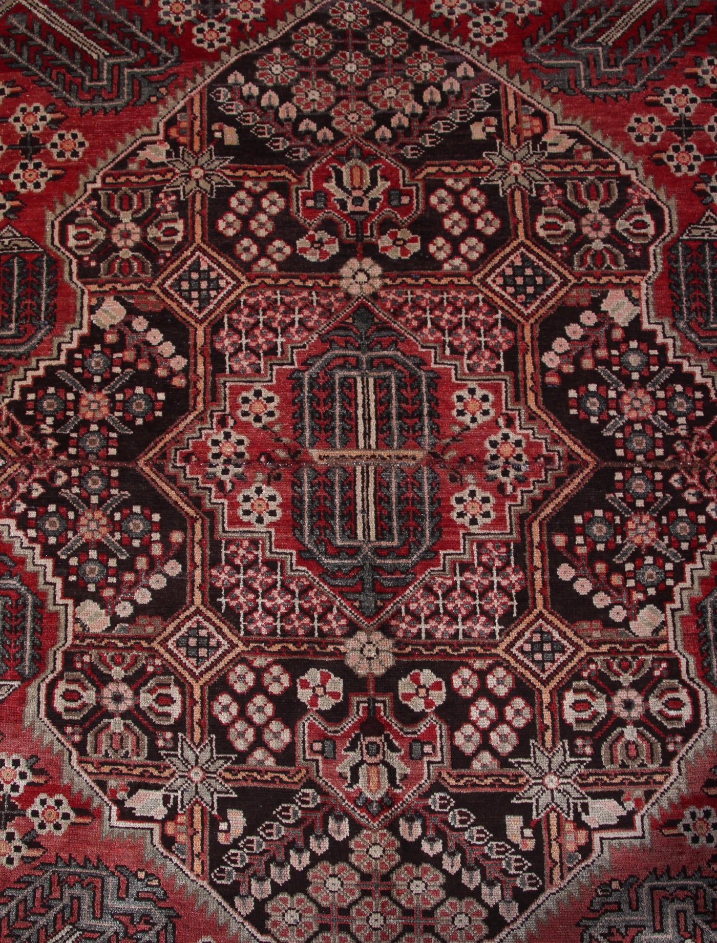Vintage Saveh Persian Rug – Alabaster Matrix