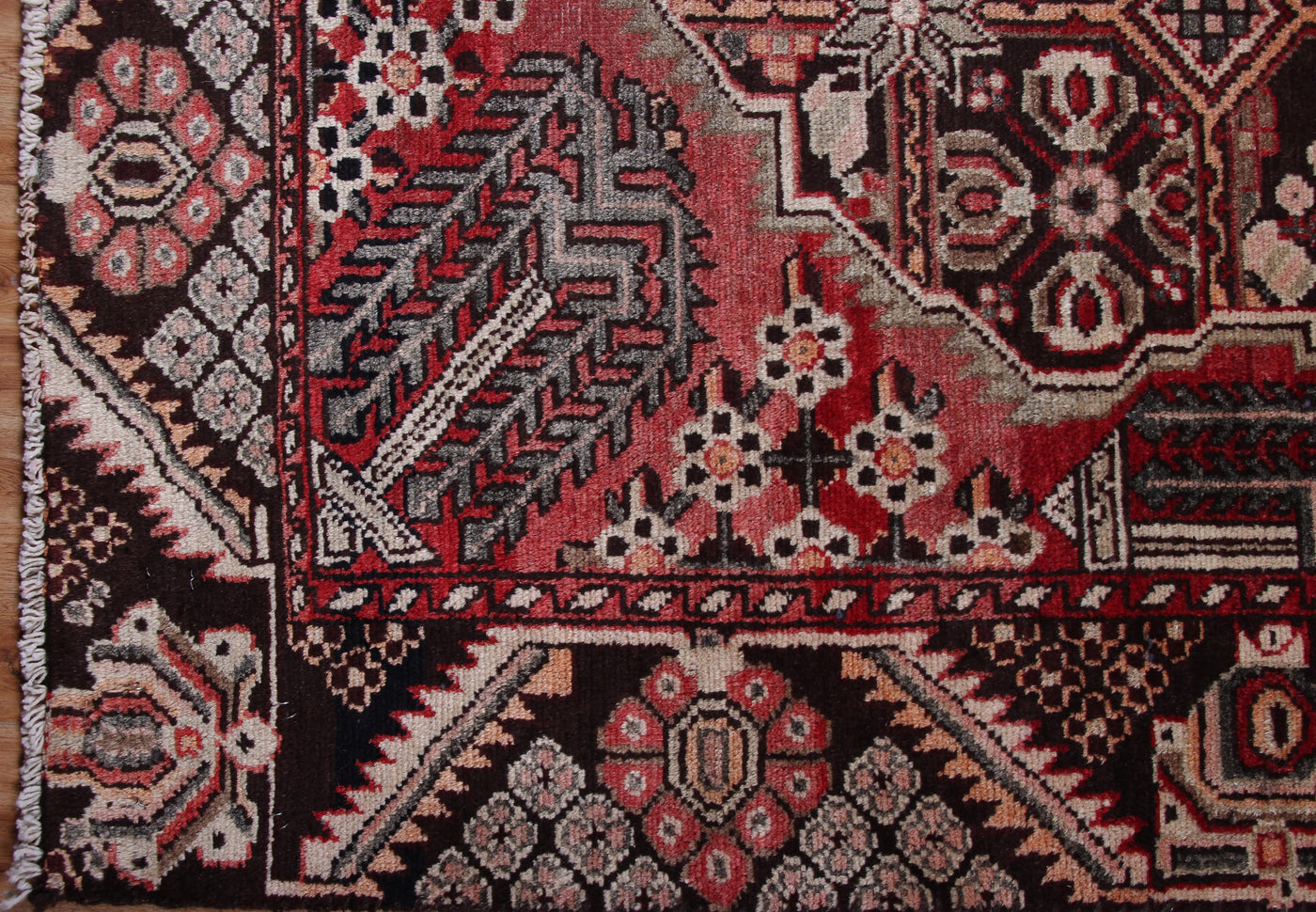 Vintage Saveh Persian Rug – Alabaster Matrix