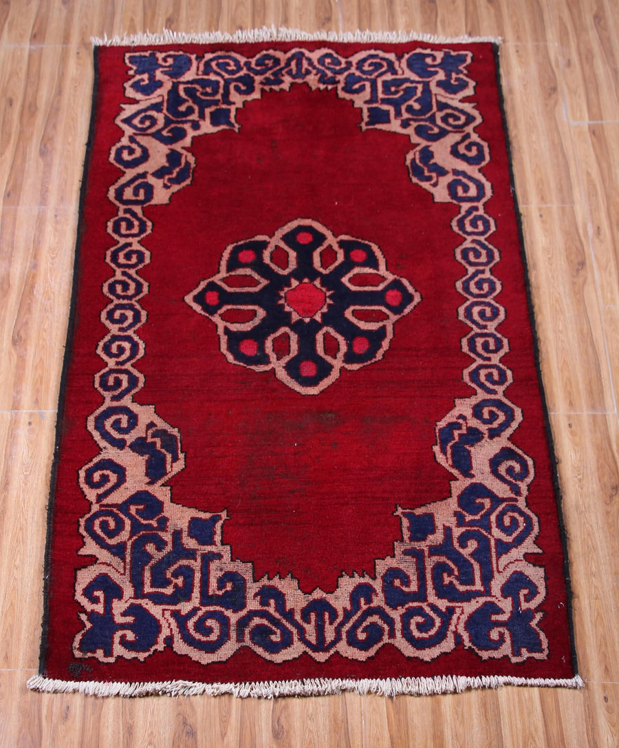 Ferdos Persian Rug, 90 x 150 hand knotted wool room view