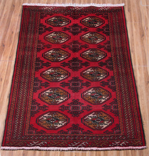 Turkmen Persian Rug, 100 x 142 cm hand knotted vintage wool room view