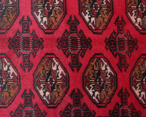 Turkmen Persian Rug, 100 x 142 cm hand knotted vintage wool medallion detail