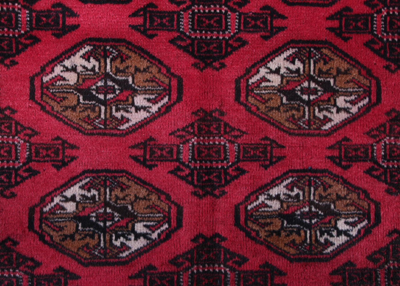 Turkmen Persian Rug, 100 x 142 cm hand knotted vintage wool medallion