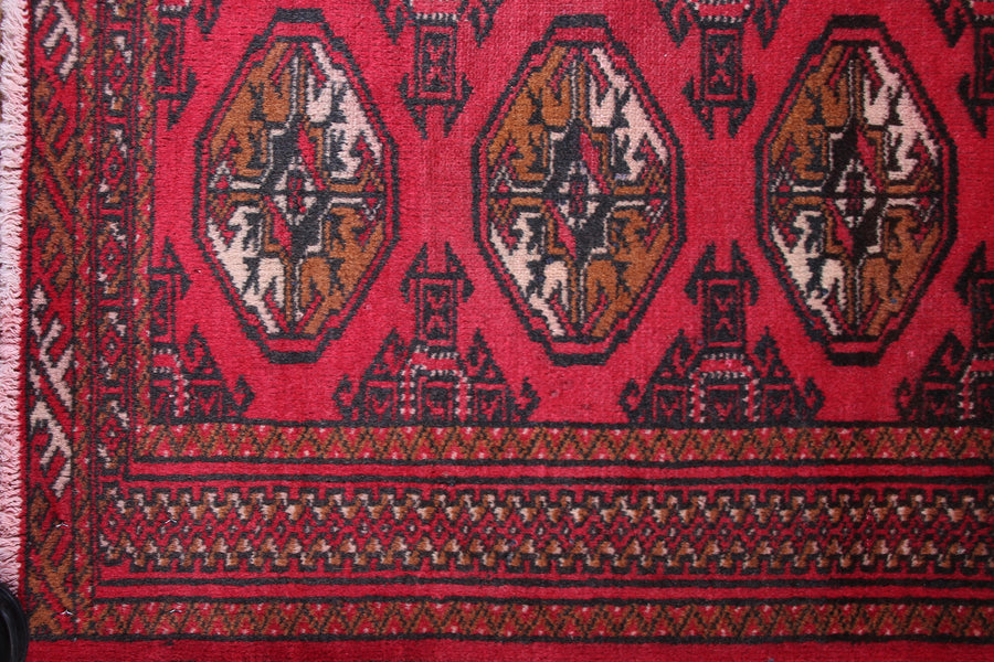 Turkmen Persian Rug, 100 x 142 cm hand knotted vintage wool corner detail