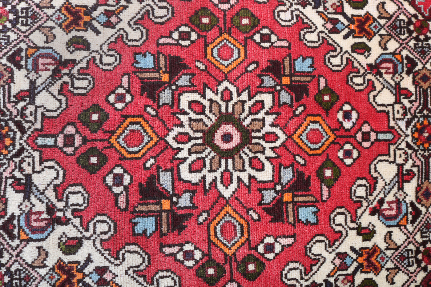 Vintage Saveh Persian Rug – Wine Matrix