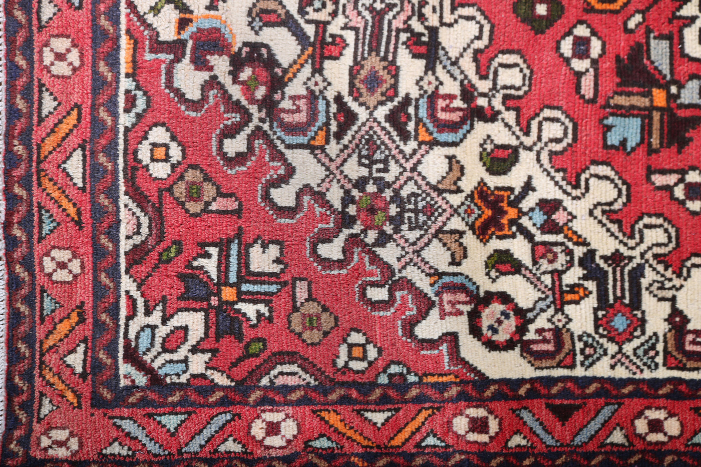 Vintage Saveh Persian Rug – Wine Matrix