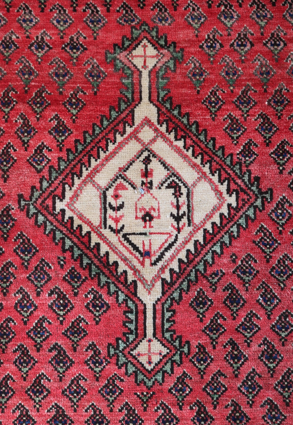 Arak Persian Rug, 105 x 160 cm
