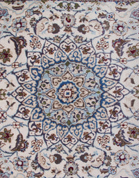 Nain Persian Rug, 117 x 192 cm hand knotted vintage wool medallion detail