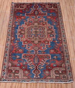 Bakhtiari Persian Rug, 122 x 202 cm