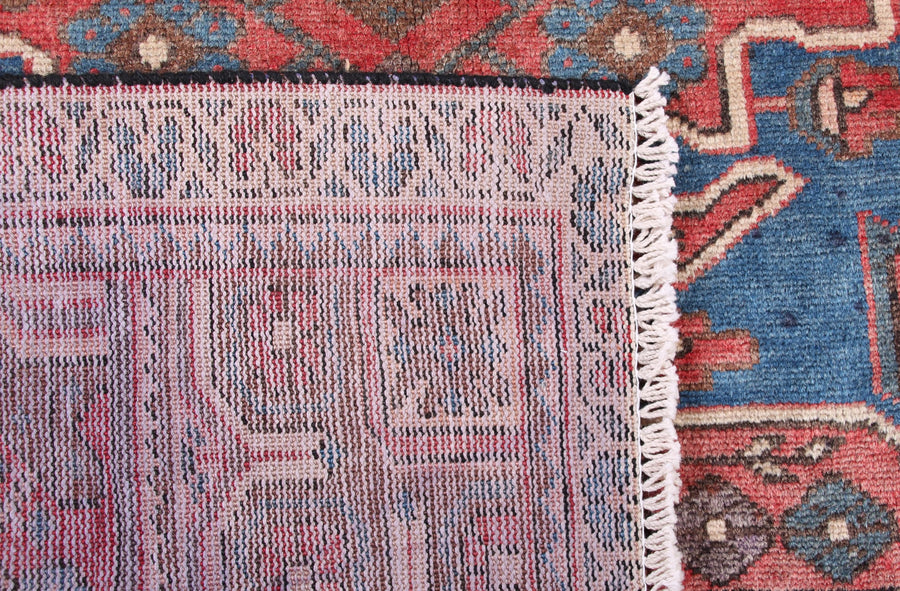 Bakhtiari Persian Rug, 122 x 202 cm