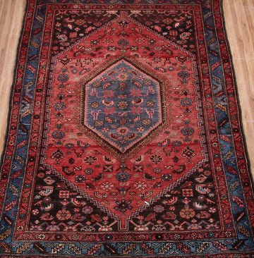 Zanjan Persian Rug, 140 x 195 cm