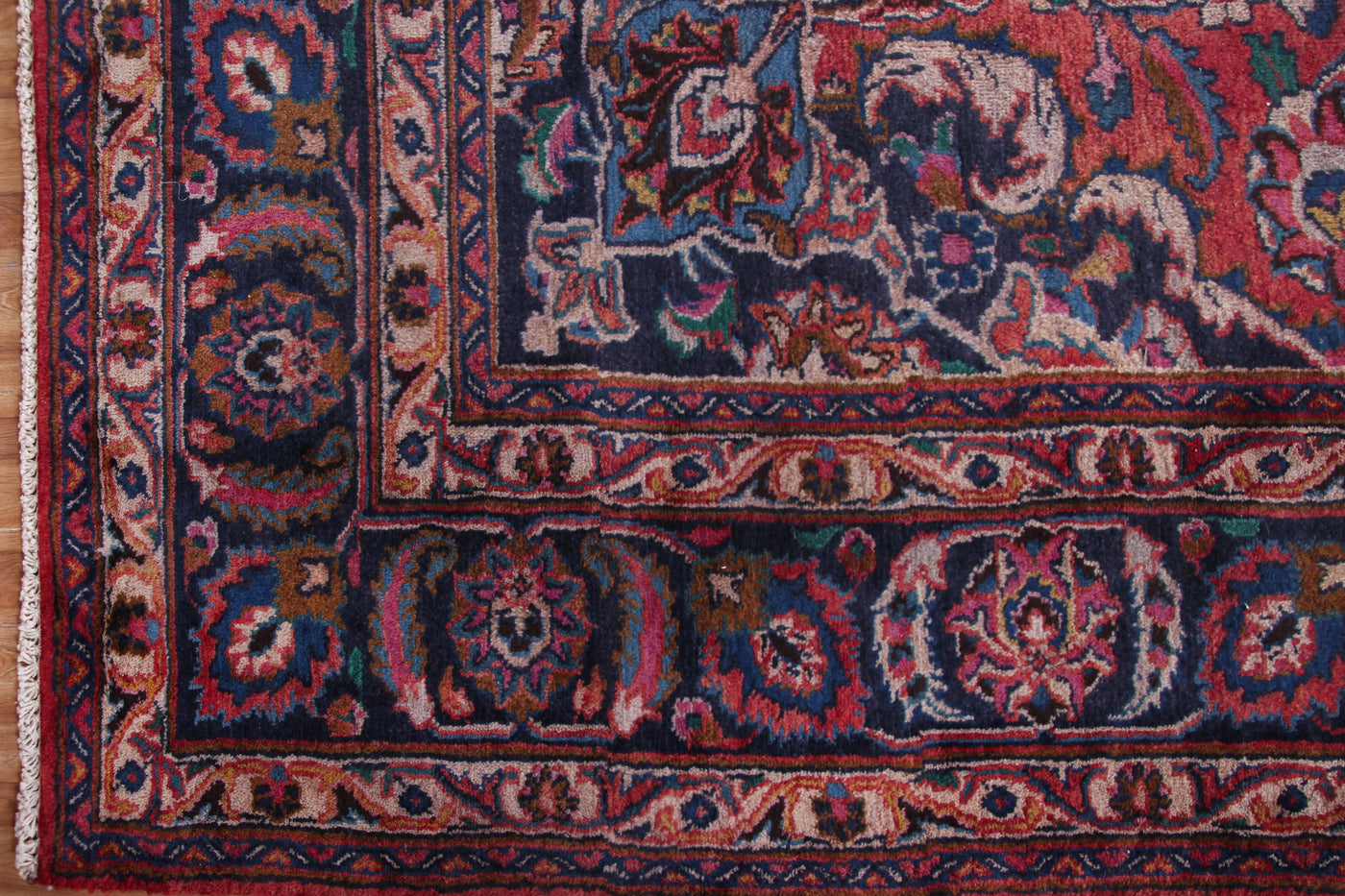 Mashad Persian Rug, 200 x 305 cm