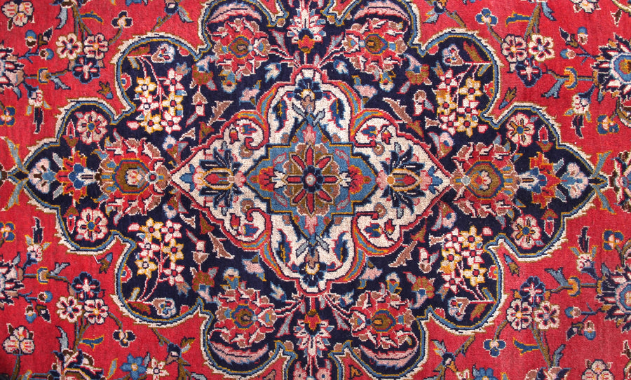 Kashan Persian Rug, 305 X 415 cm medallion detail