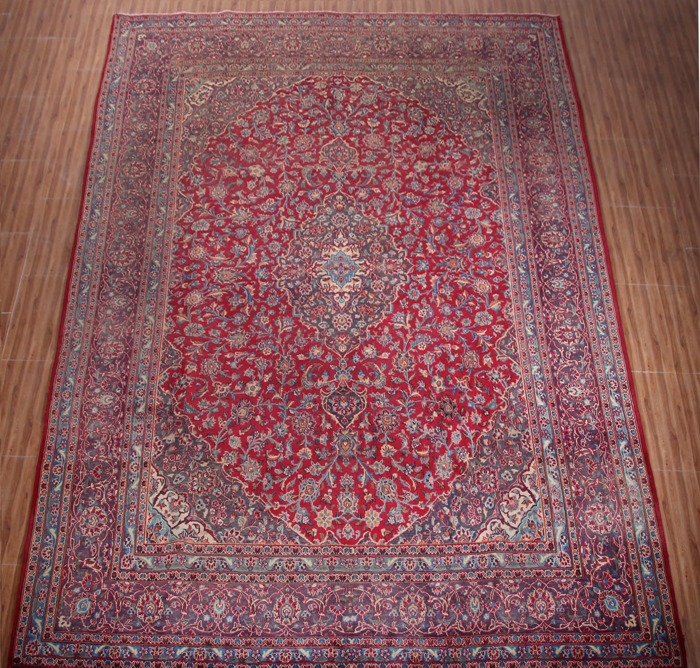Mashad Persian Rug, 283 x 393 cm room view