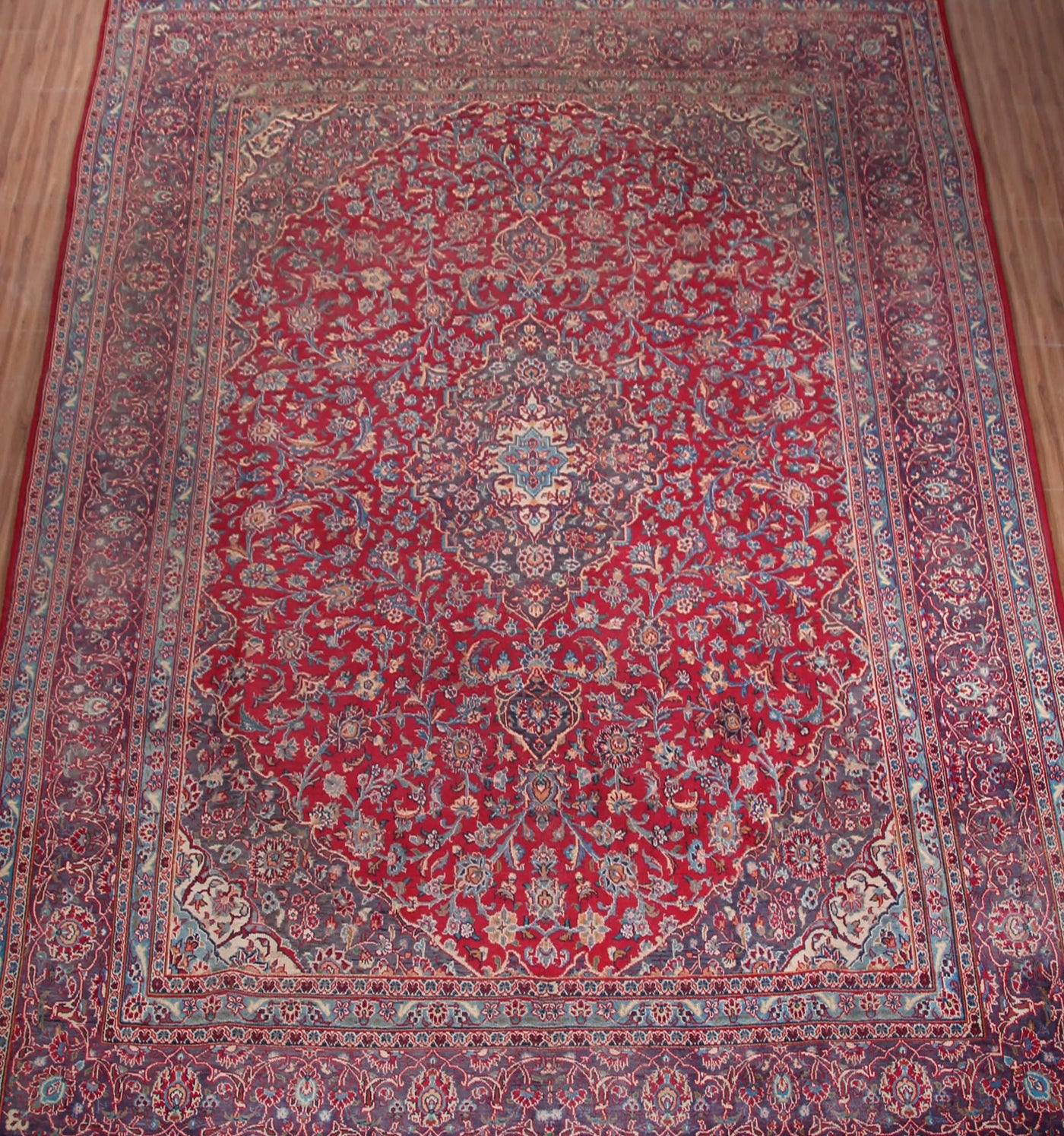 Mashad Persian Rug, 283 x 393 cm full rug view