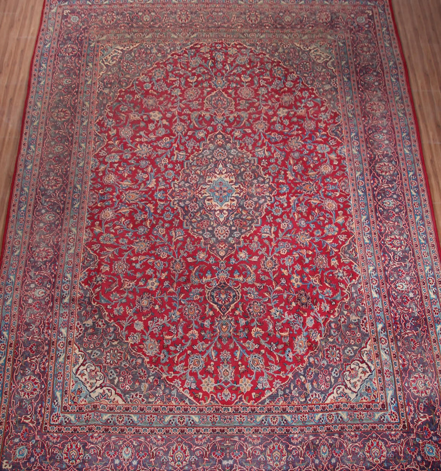 Mashad Persian Rug, 283 x 393 cm full rug view