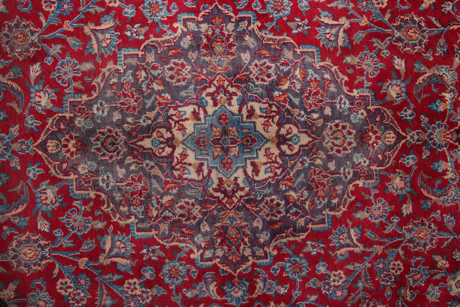 Mashad Persian Rug, 283 x 393 cm medallion detail