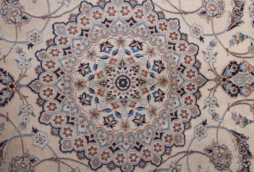 Nain Persian Rug, 249 x 336 cm
