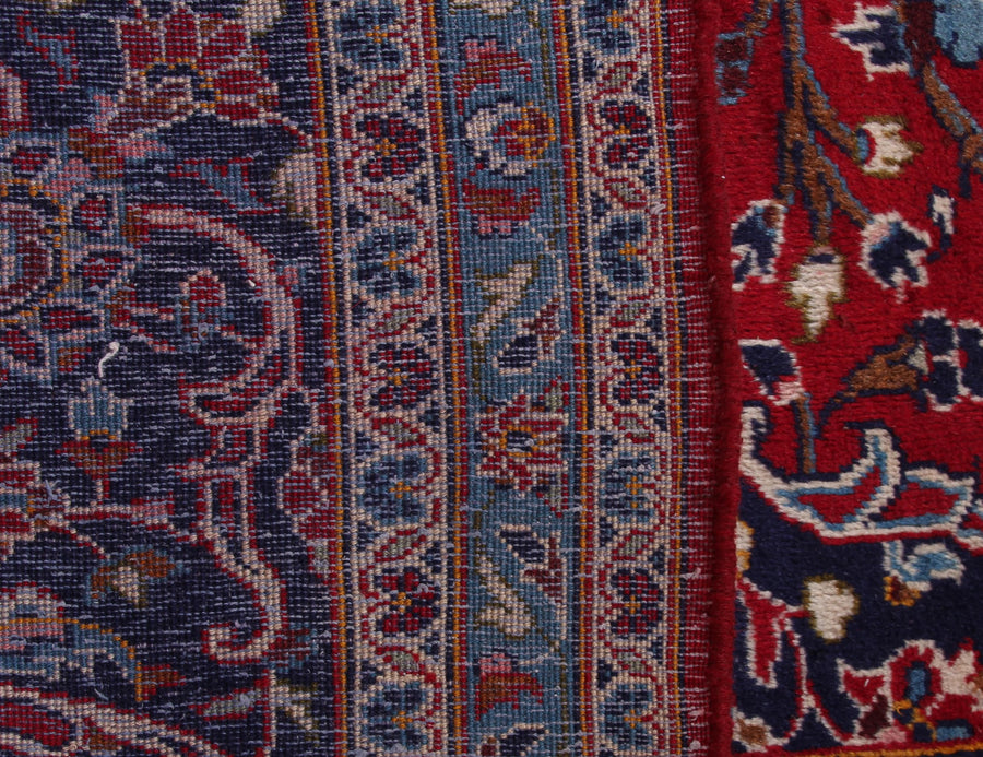 Kashan Persian Rug, 293 X 396 cm corner detail