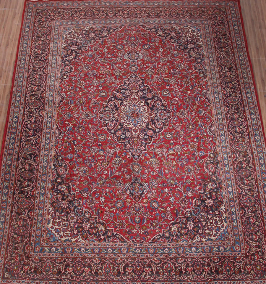 Mashad Persian Rug, 295 x 380 cm full rug view