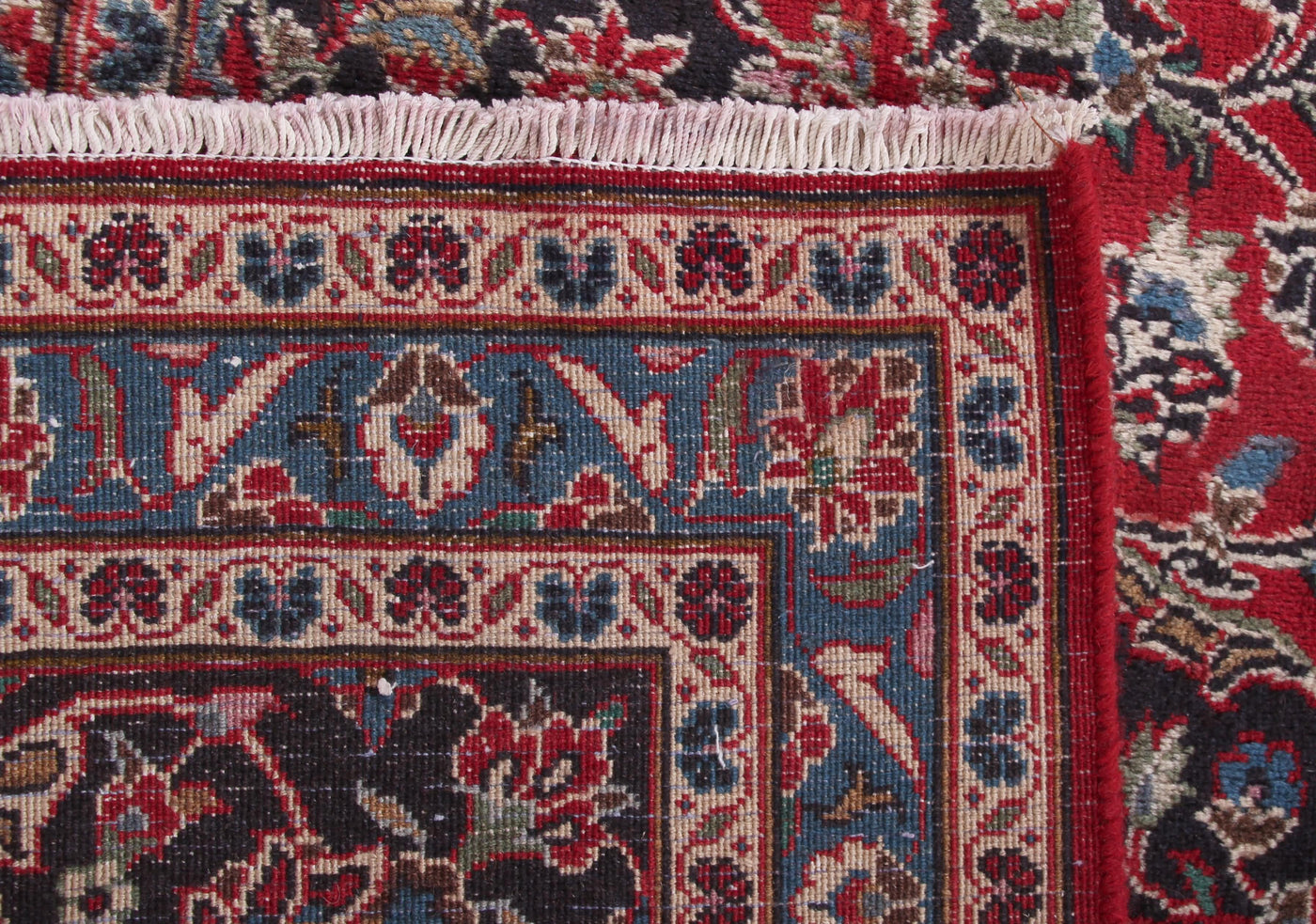Mashad Persian Rug, 295 x 380 cm corner detail